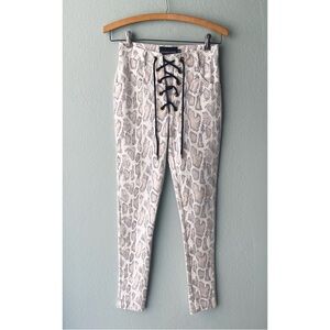 Jagger & Stone | White Snakeprint Snakeskin Skinny Jegging Pants